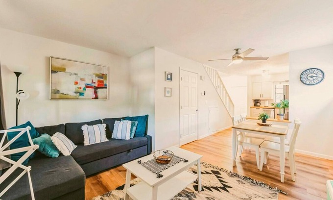 Iona Condo | Sandy Feet Retreat! Minutes to Sanibel and Bunche Beach.