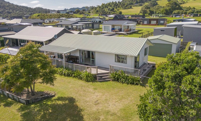 Cooks Beach House | Sandy Feet Retreat - Cooks Beach Holiday Home