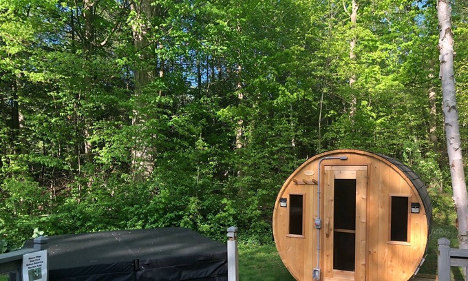 Trent Lakes Cottage | Sandy Lake Charm Authentic Cottage -Hot Tub, Sauna