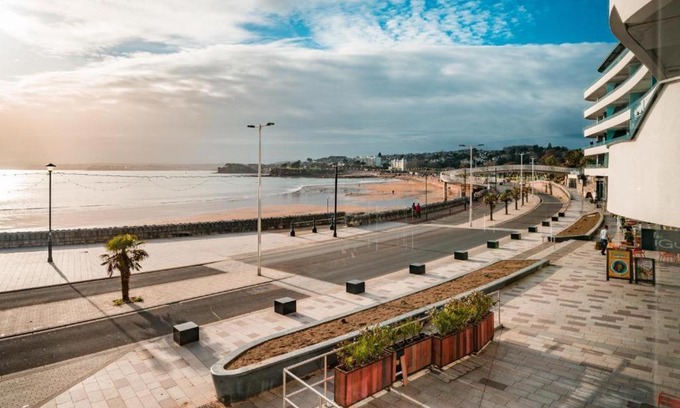 Torquay City Centre Apartment | Sandybanks Torquay - Seaview and Promenade Apartments