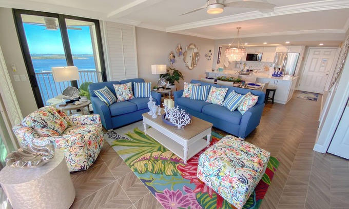 Punta Rassa Condo | Sanibel Harbour Resort Harbour Tower 1011: Private beach retreat with gulf coast sunset views