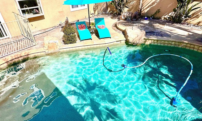 Floral Park House | Santa Ana Royal prestige home/pool-spa resort style/Disneyland/Beaches/16guest