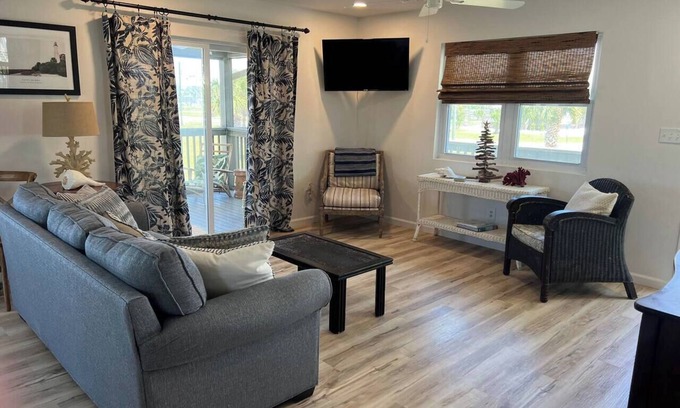 Port St. Joe Cottage | Santa Anna Getaway at Port St. Joe Beach