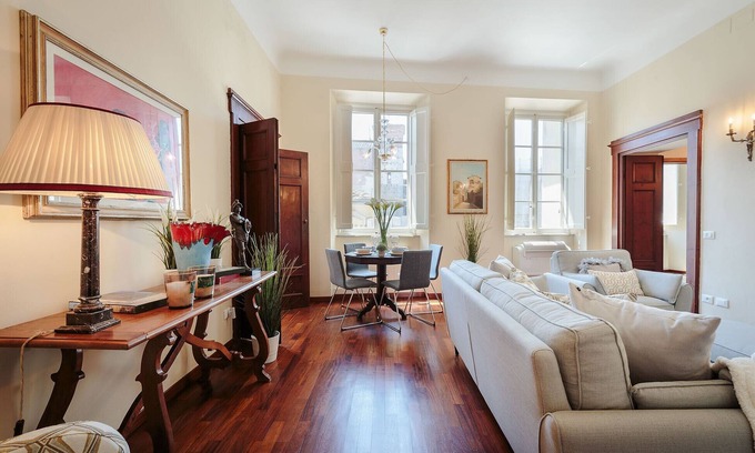 Lucca Historical Center Apartment | SANTA CROCE Apartment, Central and Convenient