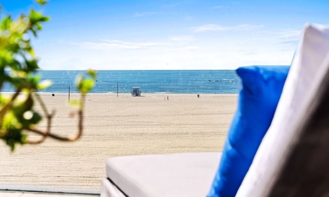 Downtown House | Santa Monica Beach Front 3 Story Home, 2024 Renovated