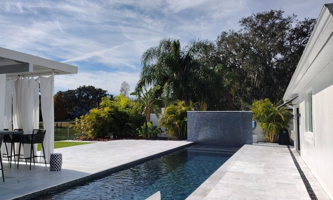 Valrico House | Santorini Oasis on Swan Lake