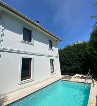 Sapanca Villa | Sapanca Manzara Villa 1 Isıtma Havuzlu