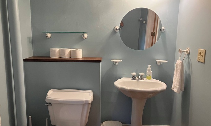 Malta House | Saratoga Cottage lake view