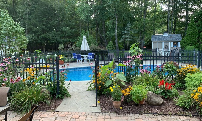Saratoga Springs House | Saratoga retreat! Great yard with inground pool. 4 miles from Racetrack.
