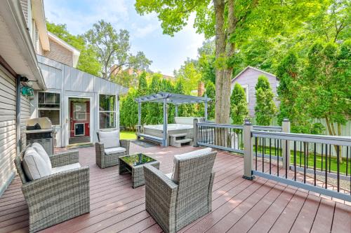 Saratoga Springs House | Saratoga Springs Home with Hot Tub Walk to Downtown
