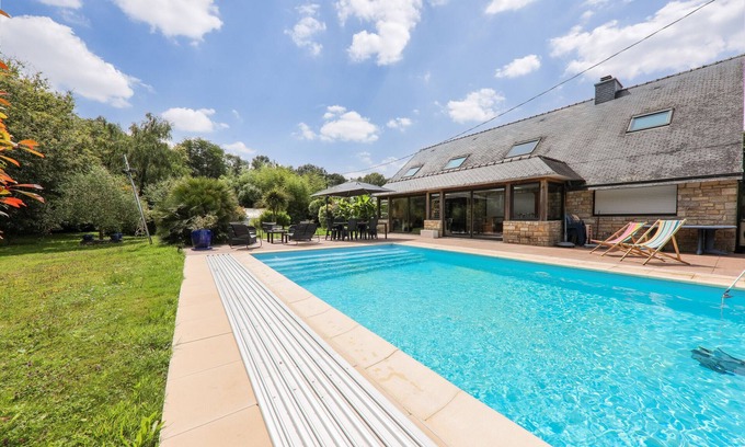 Sarzeau Ski Chalet | Sarzeau - 12 pers - swimming pool and billiards
