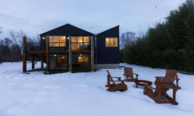 Saugerties South House | Saugerties Light House: Mid-Century Modern Waterfront Getaway