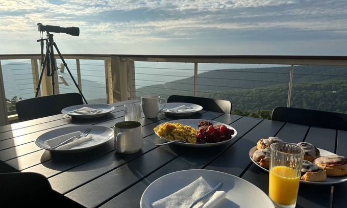 Nellysford Apartment | Sauna, dog friendly Amazing views to ski slopes