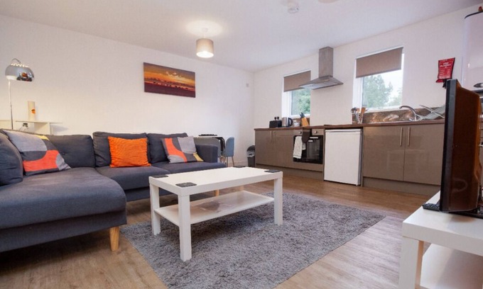 Oadby Apartment | SAV Apartments No14 - 2 Bed Classic Apartment-Regent Road - Leicester