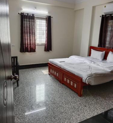 Banjara Hills Bed & Breakfast | Savioz Vajra