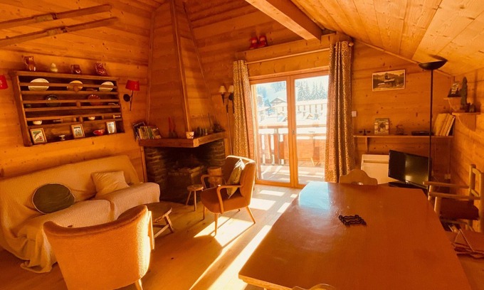 La Clusaz Apartment | Savoyard 3-Room Apt, Central Location, 8 Guests, Near Ski Lifts, Panoramic Views