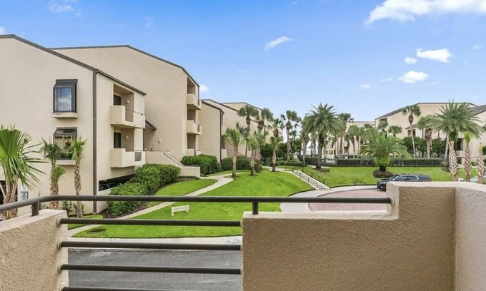Sawgrass Condo | Sawgrass Beach Club Condo- 2 Bed/2.5 Bath condo w/private beach access, pool