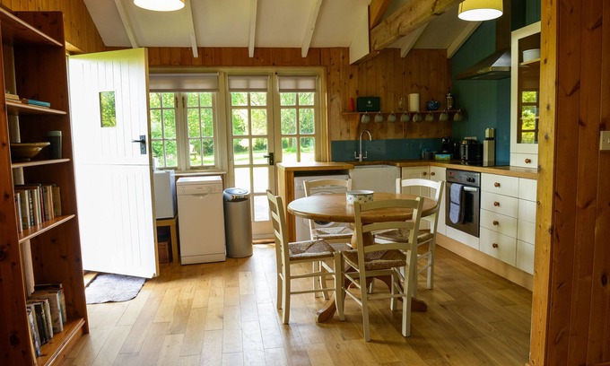 Bridport Cottage | SAWMILL COTTAGE, pet friendly in Netherbury