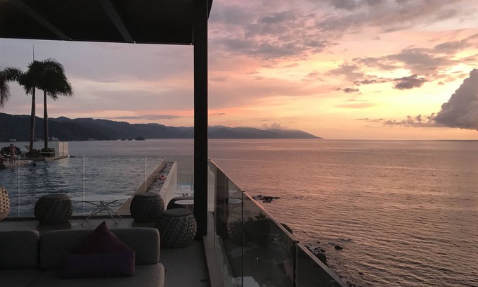 Amapas Condo | Sayan Beach Luxury Condo Corner unit 7G