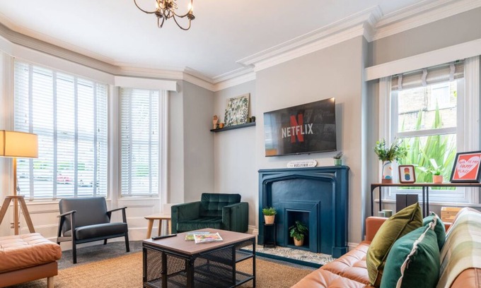 Scarborough House | Scarborough Stays|Garfield