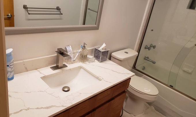 Hayward House | Scenic Hayward Hills Unit with Separate Entrance