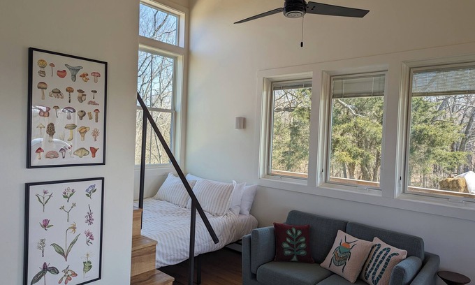 Frankfort Cabin | Scenic Highgrounds Modern Cabin on a Quiet Farm - Chicory