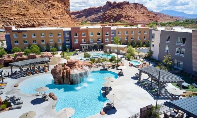 Moab Hotel | Scenic Retreat Near Arches Perfect for Family & Adventure Seekers | Onsite Pool