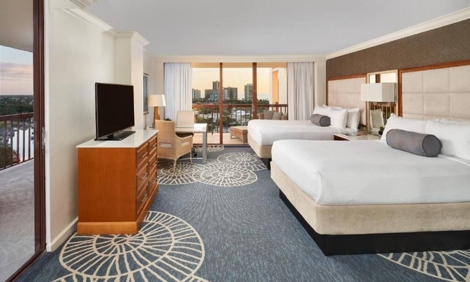 Pelican Bay Resort | Scenic Room w/Balcony & Coastal Views, Perfect for Golf and Beach Lovers