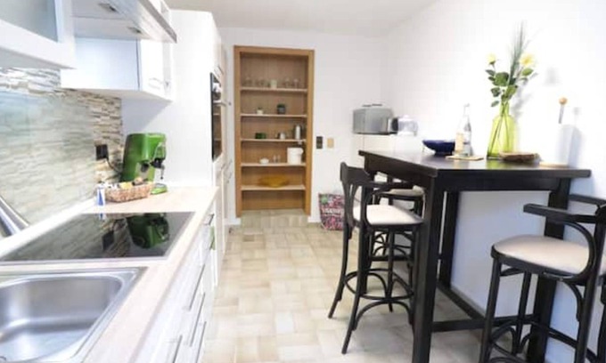 Neckarbischofsheim Apartment | Schöne Einliegerwhg in Villa mit Traumlage