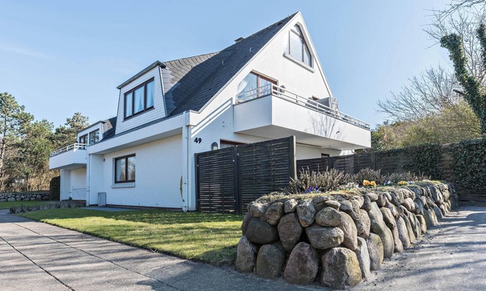 Wenningstedt-Braderup Apartment | "Schau-ins-Land Fewo Wenningstedt" near the Beach with Wi-Fi