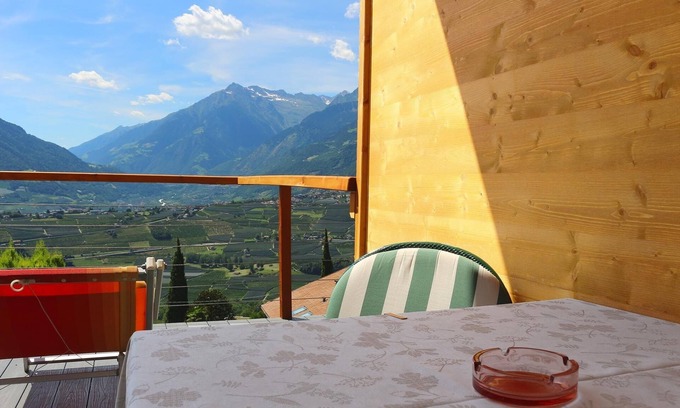 Schenna Bed & Breakfast | Schenna Garni Eden Bed & Breakfast