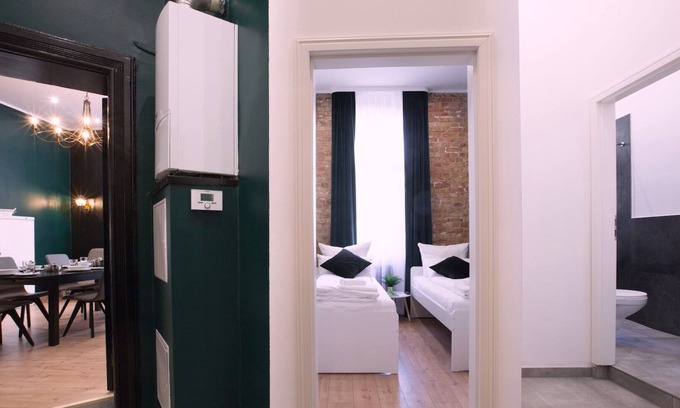 Steglitz House | Schloßapartment Großraum in a central location