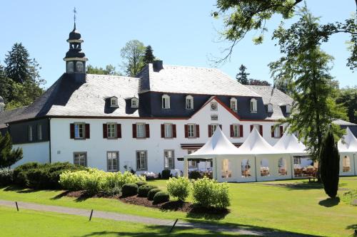 Lohmar Hotel | Schloss Auel Boutique Hotel & Design Golf Lodge