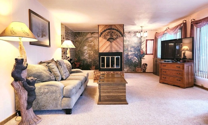 Baker City House | Schmidt Haus Historic 1880 1-bdrm Home Downtown
