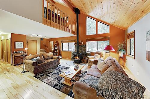 Truckee House | Schussing Escape