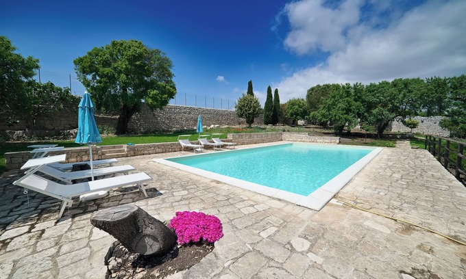 Ragusa Villa | Scifazzo, ancient Sicilian villa with pool