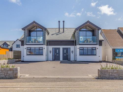 The Lizard House | Scilla - Uk50179