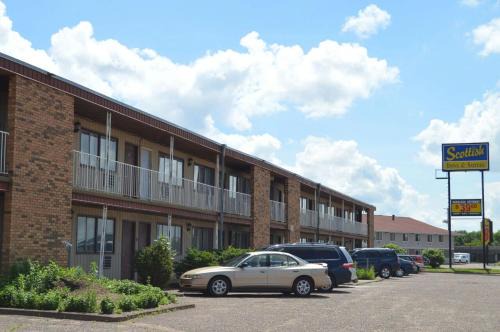 Eau Claire Hotel | Scottish Inn & Suites - Eau Claire