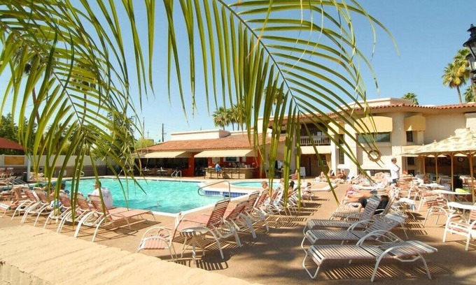 Arcadia Condo | Scottsdale Stylish 2BR Condo with Outdoor Swimming Pool