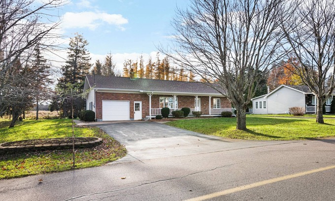 Shediac House | Scoudouc River waterview home/Maison charmmante avec vue sur la rivière Scoudouc