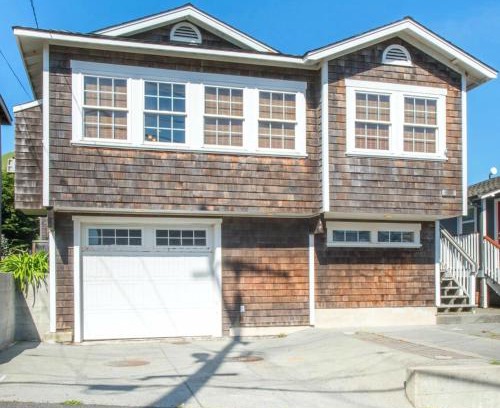 Dillon Beach House | Sea Breeze! Walk to Beach! In the Village! BBQ! Fast WiFi! Dog Friendly!