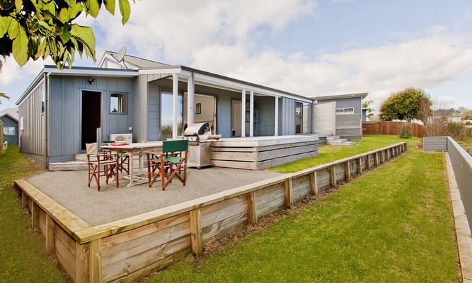 Whangamata Cottage | Sea Breeze - Whangamata Holiday Home