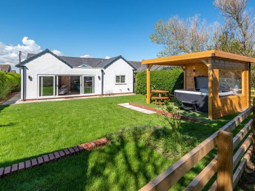 Anderby Creek House | Sea Breezes