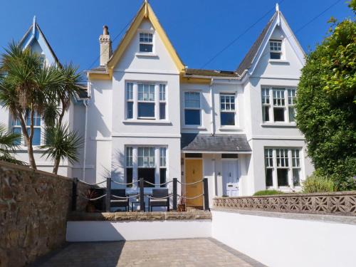 St Ives House | Sea Candy
