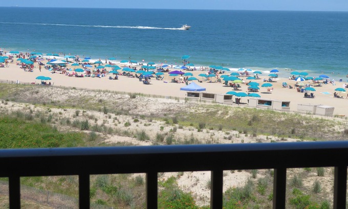 Bethany Beach Resort | SEA COLONY EAST-Direct ocean view, wifi, 2 BR, 2 BA Read the reviews!