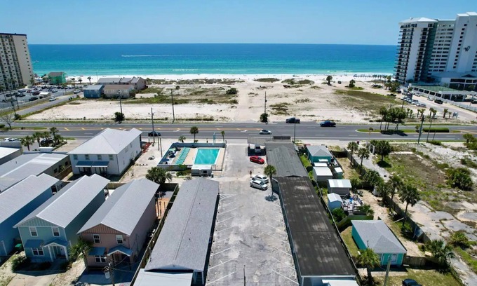Crescent Beach Apartment | | Sea Foam Suites | Book Now for Thunder Beach