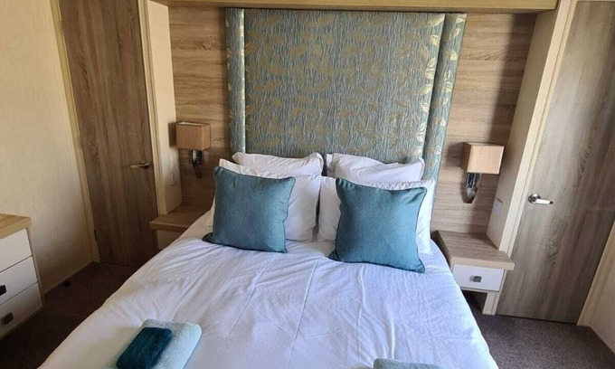 Pevensey House | Sea Holly - Your Static Caravan Seaside Escape - Fitness - Pool - Restaurant