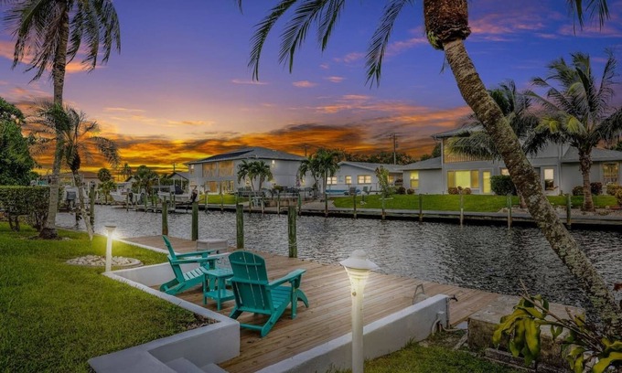 Yacht Club House | Sea La Vie - Cape Coral