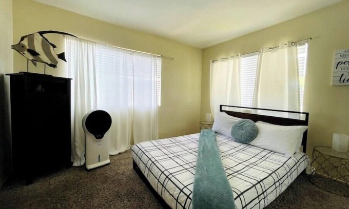 North Pacific Beach House | Sea-la-Vie Retreat: Parking Included & Fire Pit