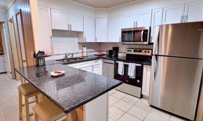 Man O War Cay Apartment | Sea La Vie - Schooner's Landing